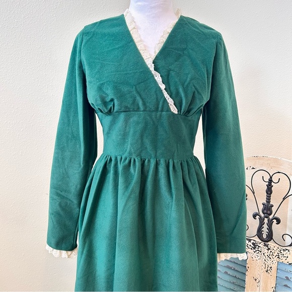 Vintage 70s Milk Maid Lace Trim Renaissance Cottage Green Velvet Maxi Dress SM - Picture 2 of 11